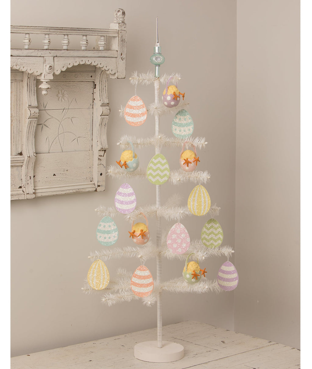 Chickie Tail Egg Ornament Pink