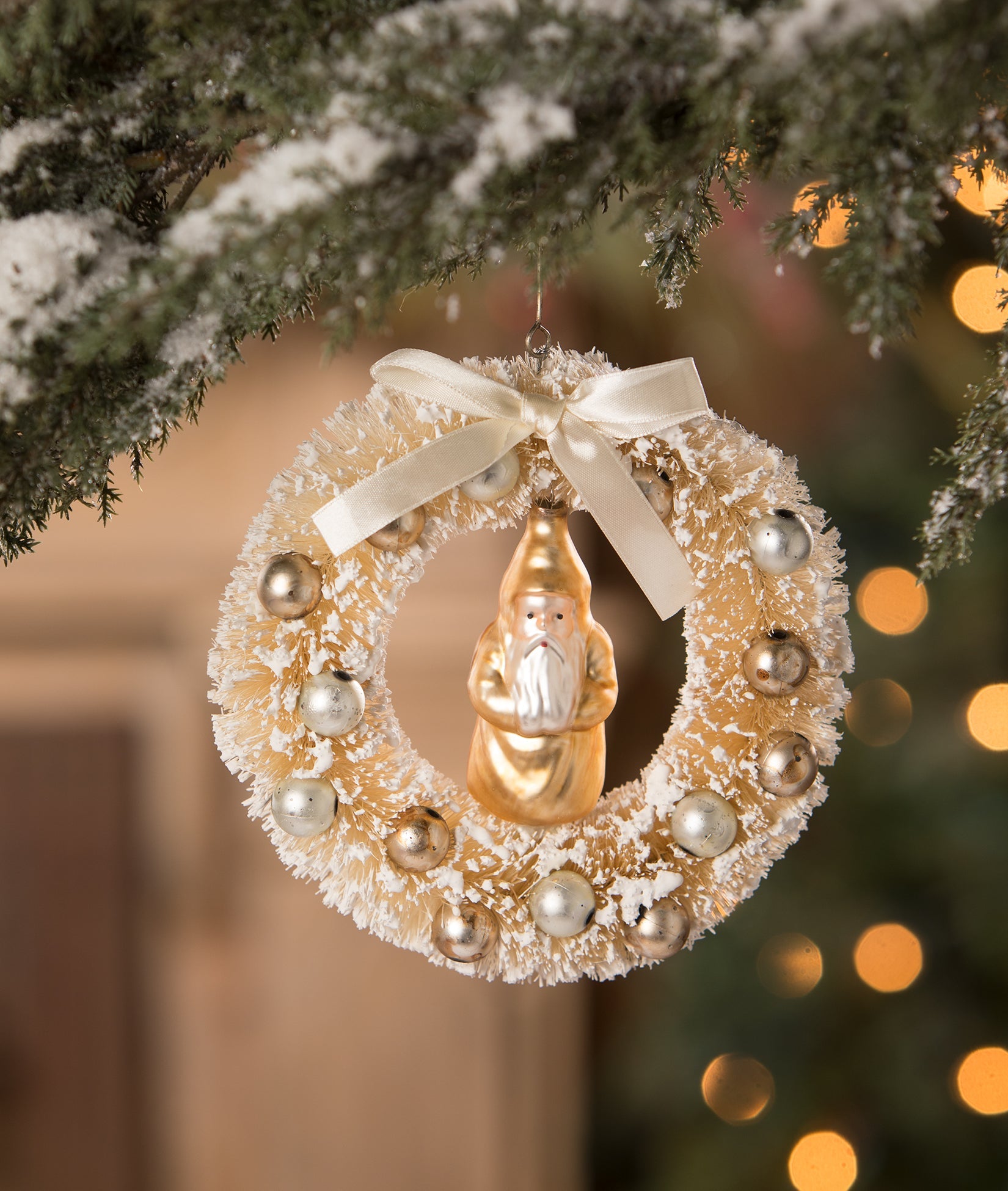 Gold Belsnickle Wreath Orn.